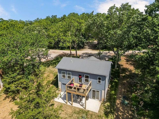 34 S Lakeside Circle, Linn Valley, KS 66040
