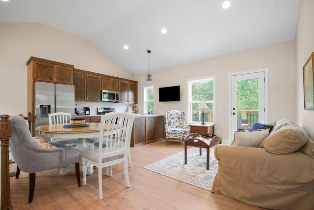 34 S Lakeside Circle, Linn Valley, KS 66040