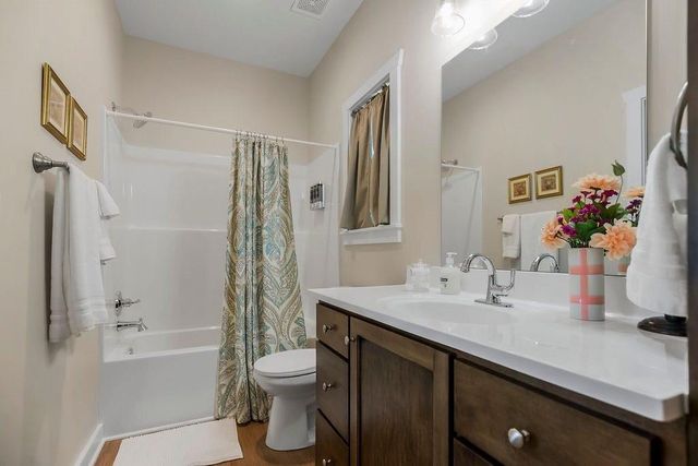 34 S Lakeside Circle, Linn Valley, KS 66040