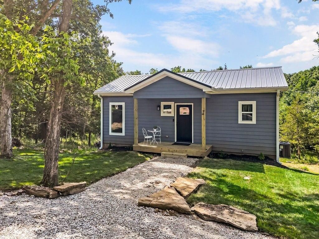 34 S Lakeside Circle, Linn Valley, KS 66040