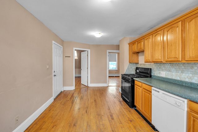 31 Ripley St 3, Worcester, MA 01610