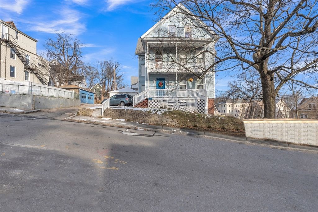 31 Ripley St 3, Worcester, MA 01610