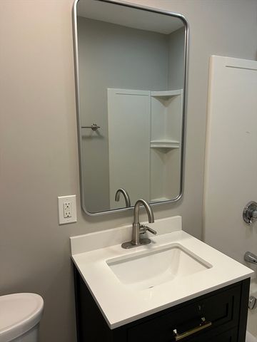 18 Ashcroft 301, Dedham, MA 02026