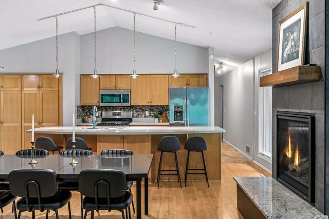 15 High Circle Way, North Oaks, MN 55127