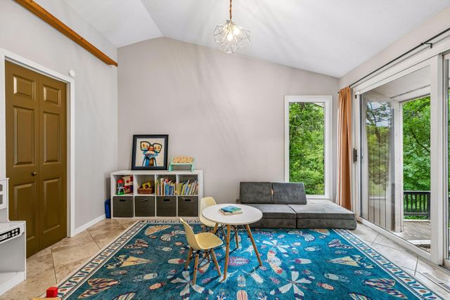 15 High Circle Way, North Oaks, MN 55127