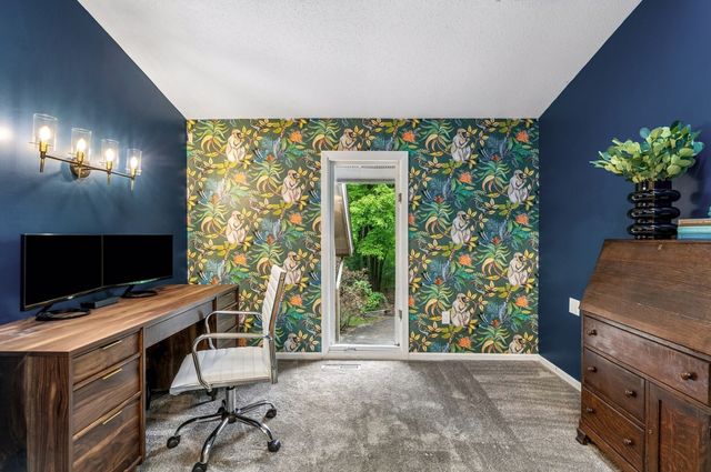 15 High Circle Way, North Oaks, MN 55127