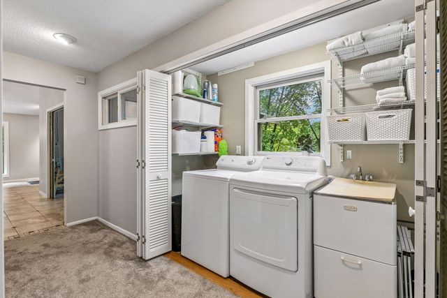 15 High Circle Way, North Oaks, MN 55127