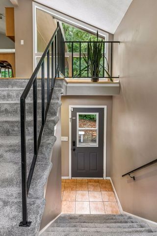 15 High Circle Way, North Oaks, MN 55127