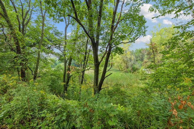 15 High Circle Way, North Oaks, MN 55127