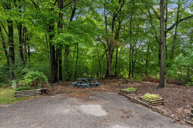 15 High Circle Way, North Oaks, MN 55127
