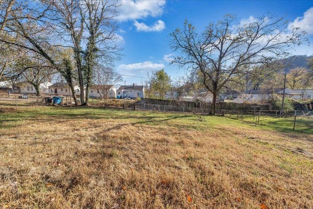 923 Morehead AVE, Roanoke, VA 24013