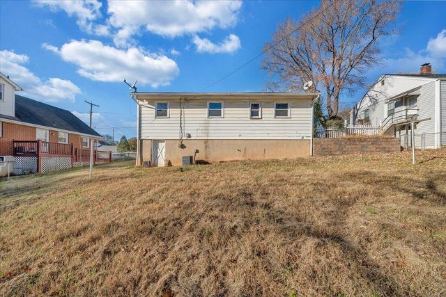 923 Morehead AVE, Roanoke, VA 24013