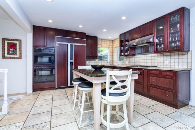 608 Purdy Street, Birmingham, MI 48009
