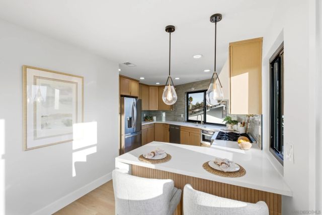 7619 Cortina Ct, Carlsbad, CA 92009
