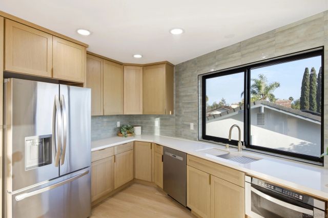 7619 Cortina Ct, Carlsbad, CA 92009