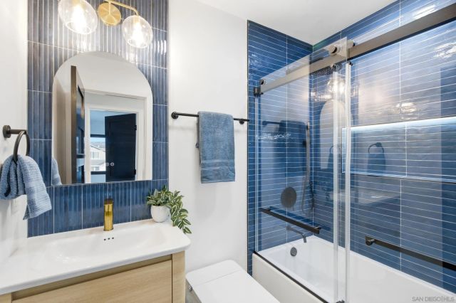 7619 Cortina Ct, Carlsbad, CA 92009