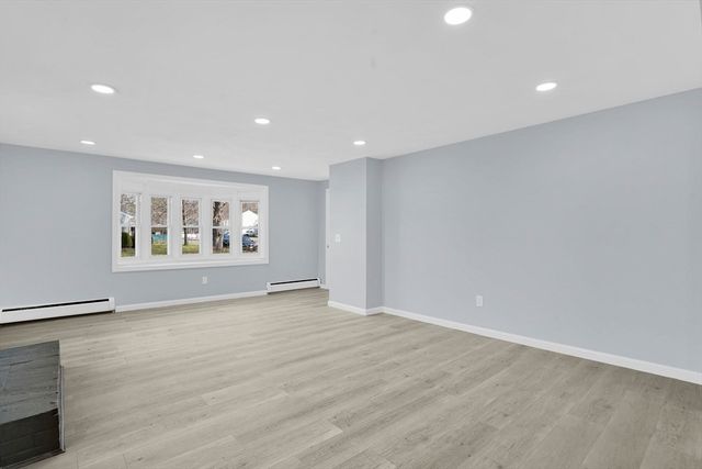 116 Carr St, Springfield, MA 01118