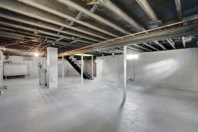 116 Carr St, Springfield, MA 01118