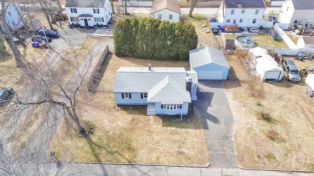 116 Carr St, Springfield, MA 01118