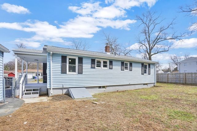 116 Carr St, Springfield, MA 01118