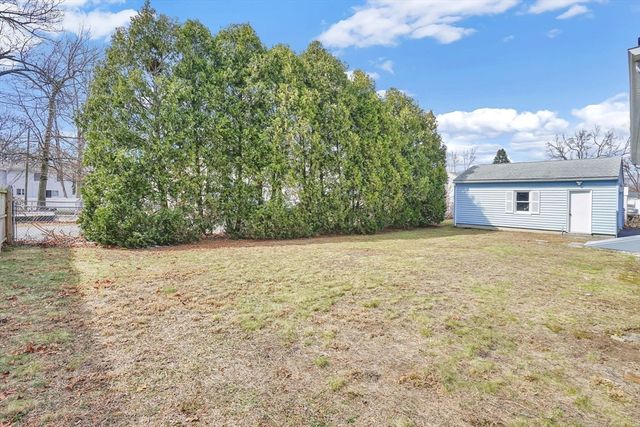 116 Carr St, Springfield, MA 01118