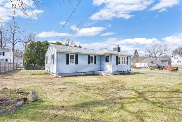 116 Carr St, Springfield, MA 01118