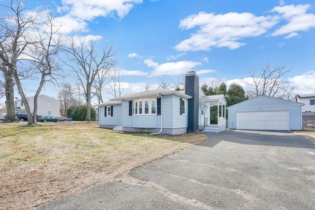 116 Carr St, Springfield, MA 01118