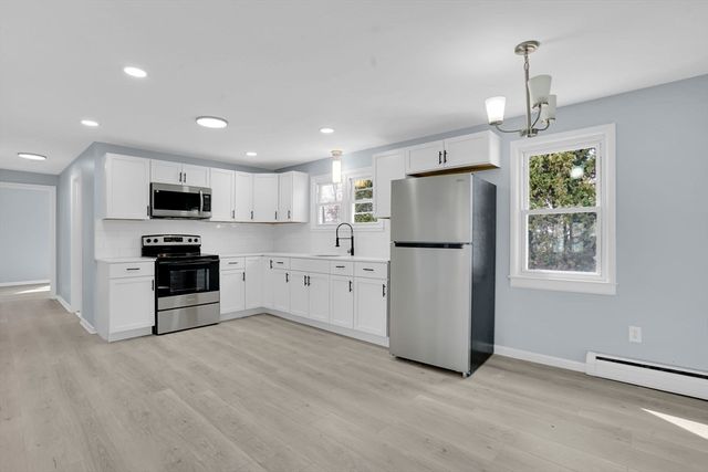 116 Carr St, Springfield, MA 01118