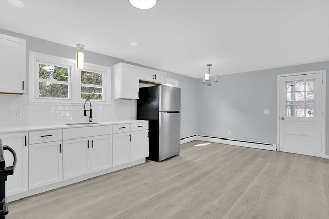 116 Carr St, Springfield, MA 01118