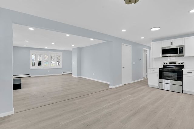 116 Carr St, Springfield, MA 01118