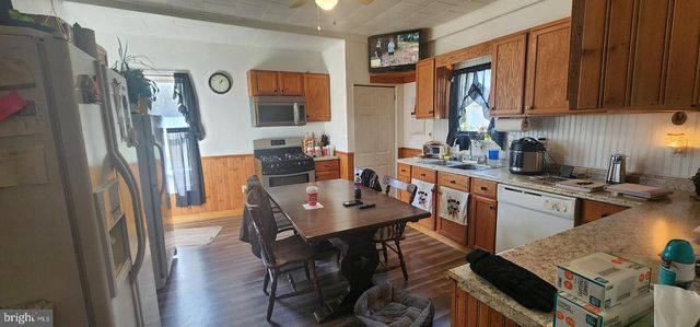 143 W RAILROAD ST, Pottsville, PA 17901