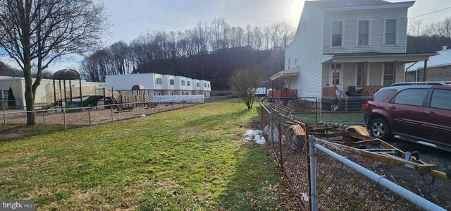 143 W RAILROAD ST, Pottsville, PA 17901