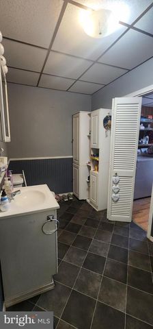 143 W RAILROAD ST, Pottsville, PA 17901