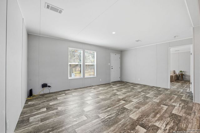 843 County Road 331, Floresville, TX 78114