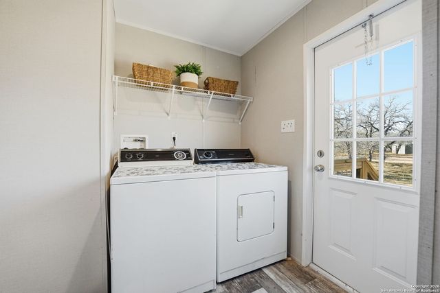 843 County Road 331, Floresville, TX 78114