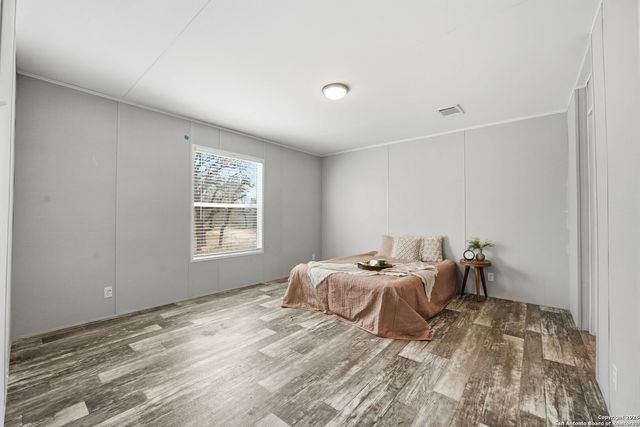 843 County Road 331, Floresville, TX 78114