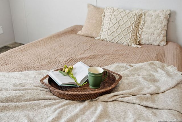 843 County Road 331, Floresville, TX 78114