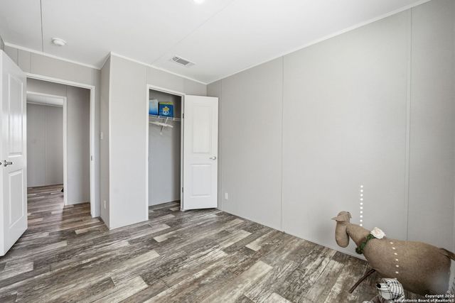 843 County Road 331, Floresville, TX 78114