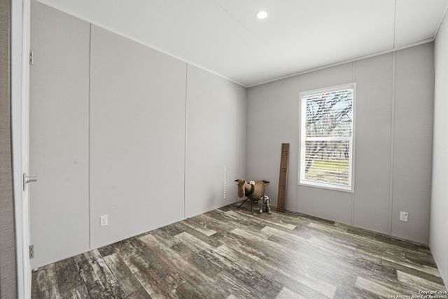 843 County Road 331, Floresville, TX 78114