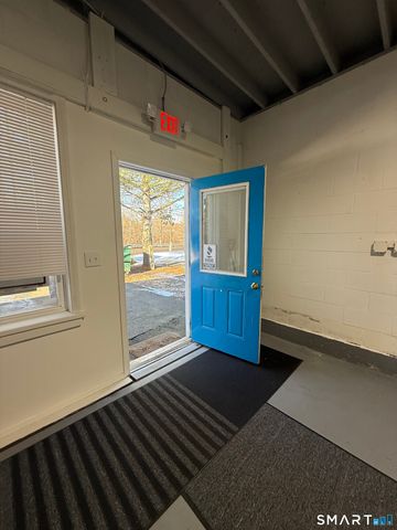 59 Old Turnpike Road, Beacon Falls, CT 06403