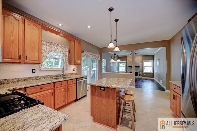 54 7th Street, Monroe, NJ 08831