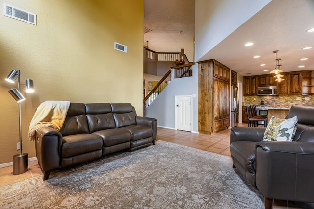 7704 Morris Rippel Place NE, Albuquerque, NM 87122