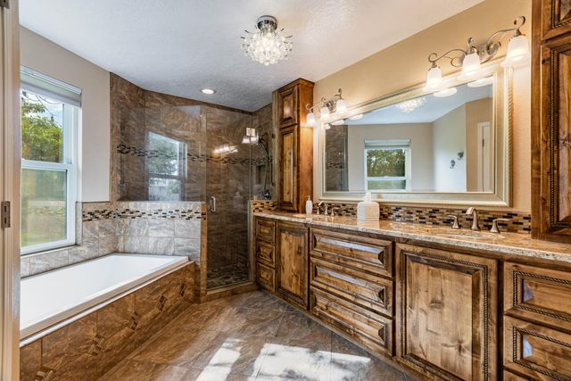7704 Morris Rippel Place NE, Albuquerque, NM 87122