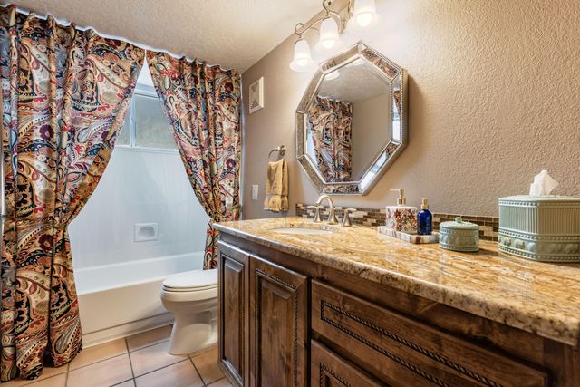 7704 Morris Rippel Place NE, Albuquerque, NM 87122