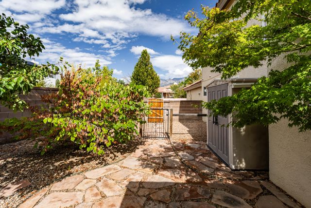 7704 Morris Rippel Place NE, Albuquerque, NM 87122