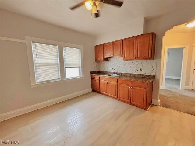 3677 E 153rd Street UP, Cleveland, OH 44120