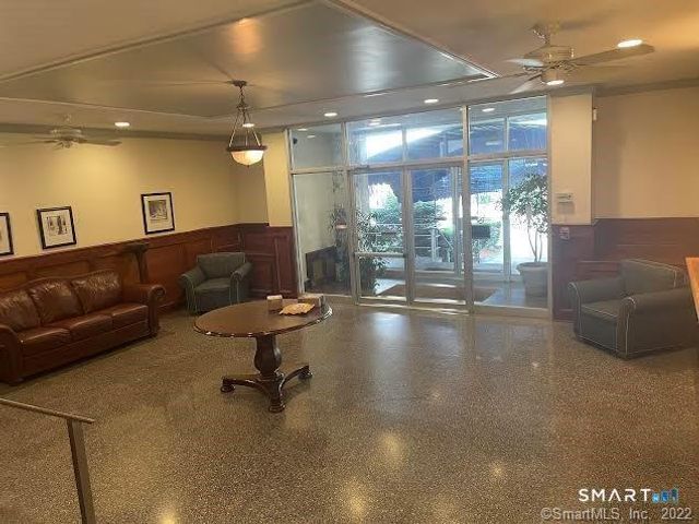 39 Glenbrook Road 2R, Stamford, CT 06902