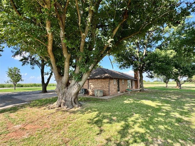 1383 County Road 1373, Chickasha, OK 73018