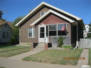 414 N 3RD Avenue, Clinton, IA 52732