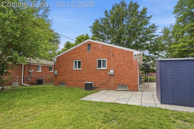 32638 Judy Drive, Westland, MI 48185